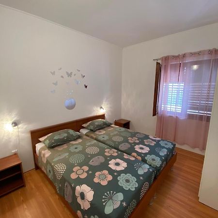 Apartmani Milka Vrsi Exteriér fotografie