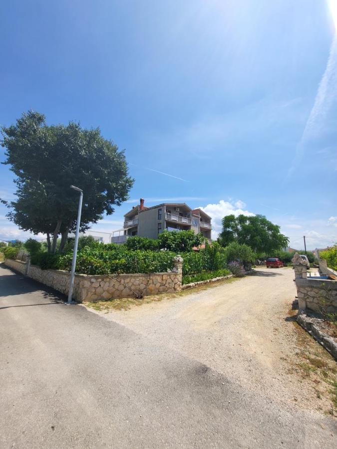 Apartmani Milka Vrsi Exteriér fotografie