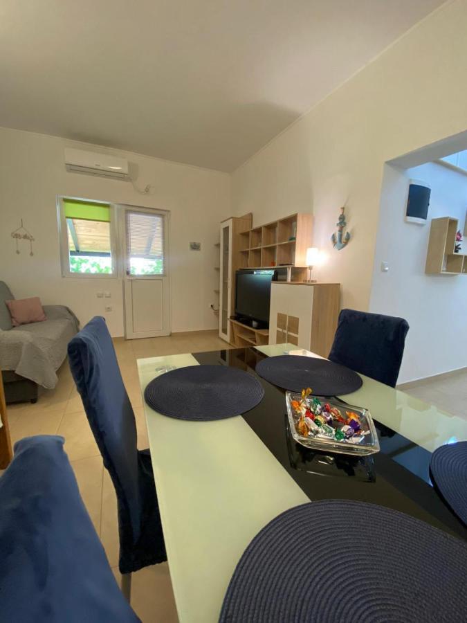 Apartmani Milka Vrsi Exteriér fotografie